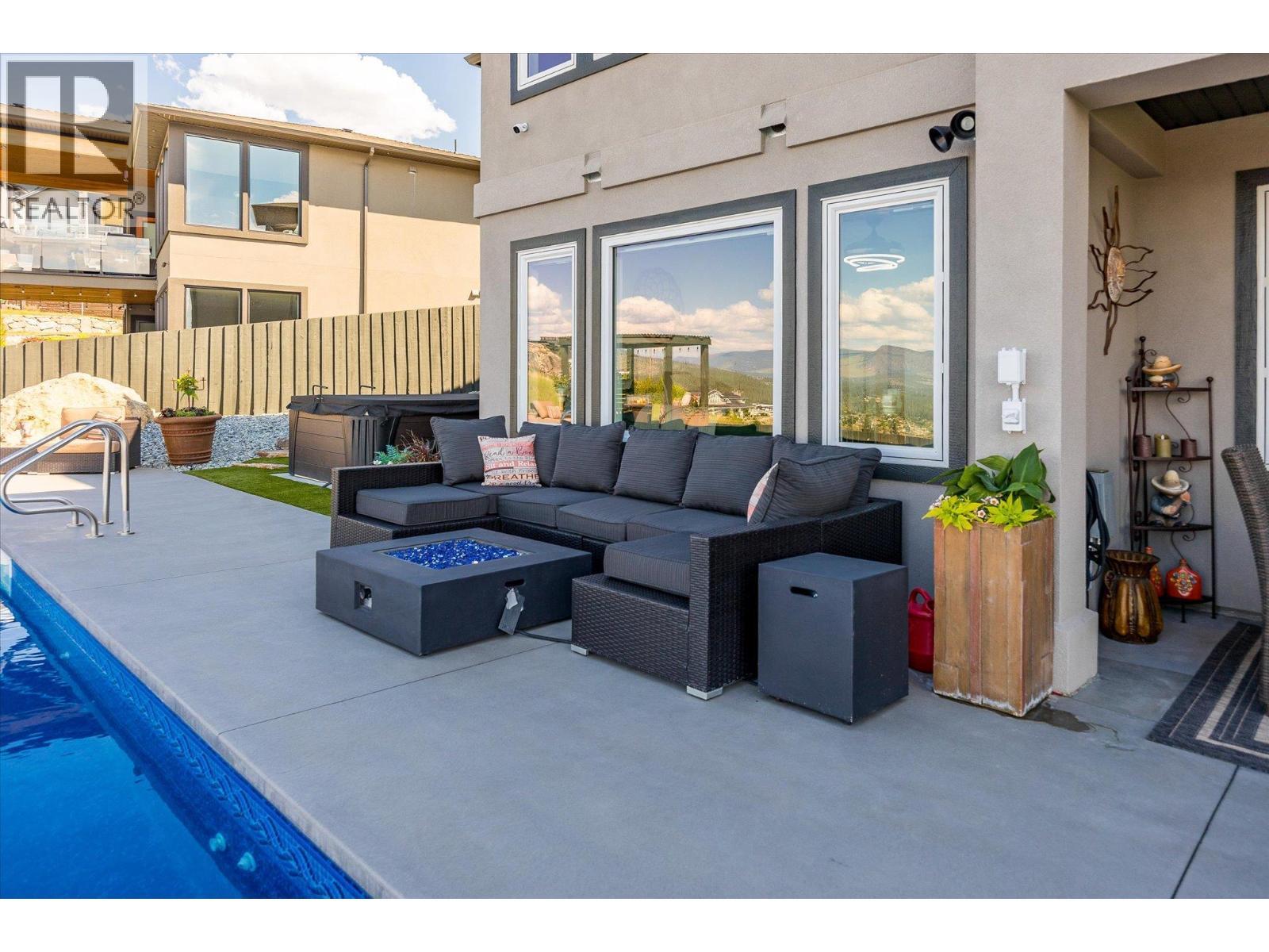 750 Kuipers Crescent, Kelowna, BC - With Exterior