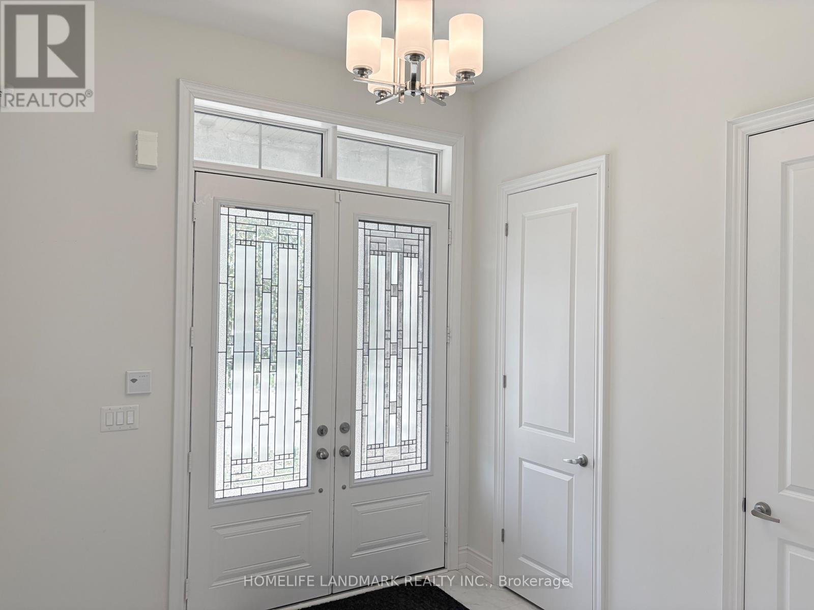 96 Threshing Mill Boulevard, Oakville, ON - Indoor Photo Showing Other Room