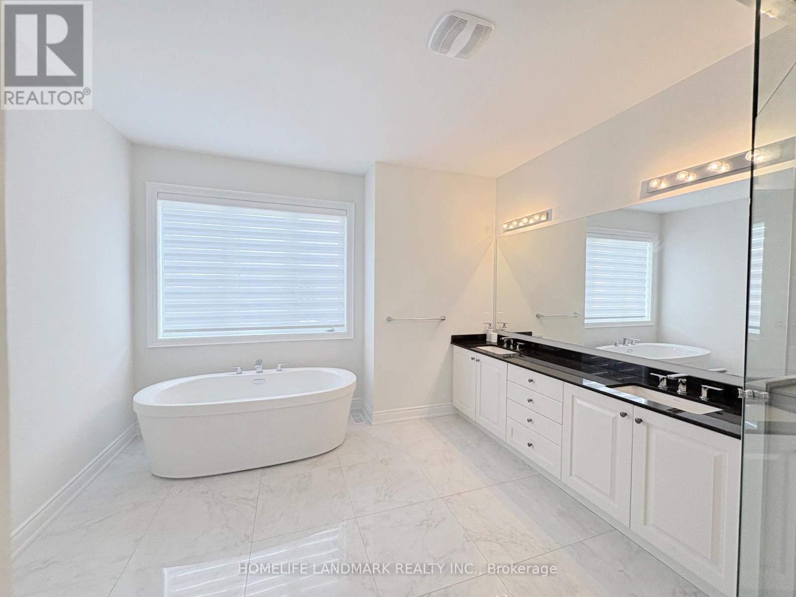 96 Threshing Mill Boulevard, Oakville, ON - Indoor Photo Showing Bathroom