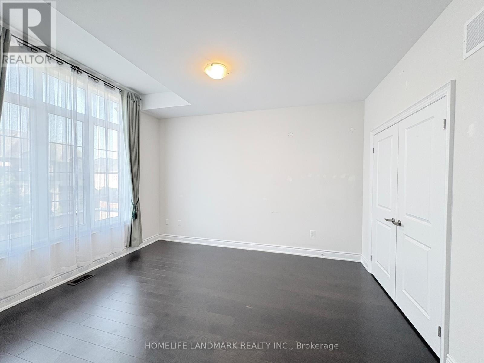 96 Threshing Mill Boulevard, Oakville, ON - Indoor Photo Showing Other Room