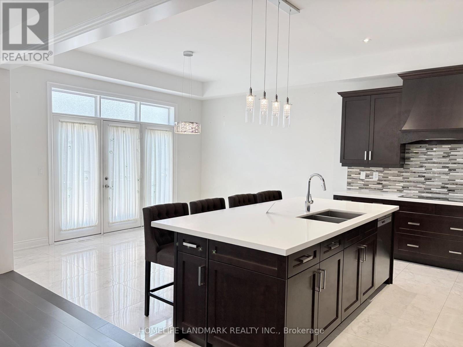 96 Threshing Mill Boulevard, Oakville, ON - Indoor Photo Showing Kitchen With Double Sink
