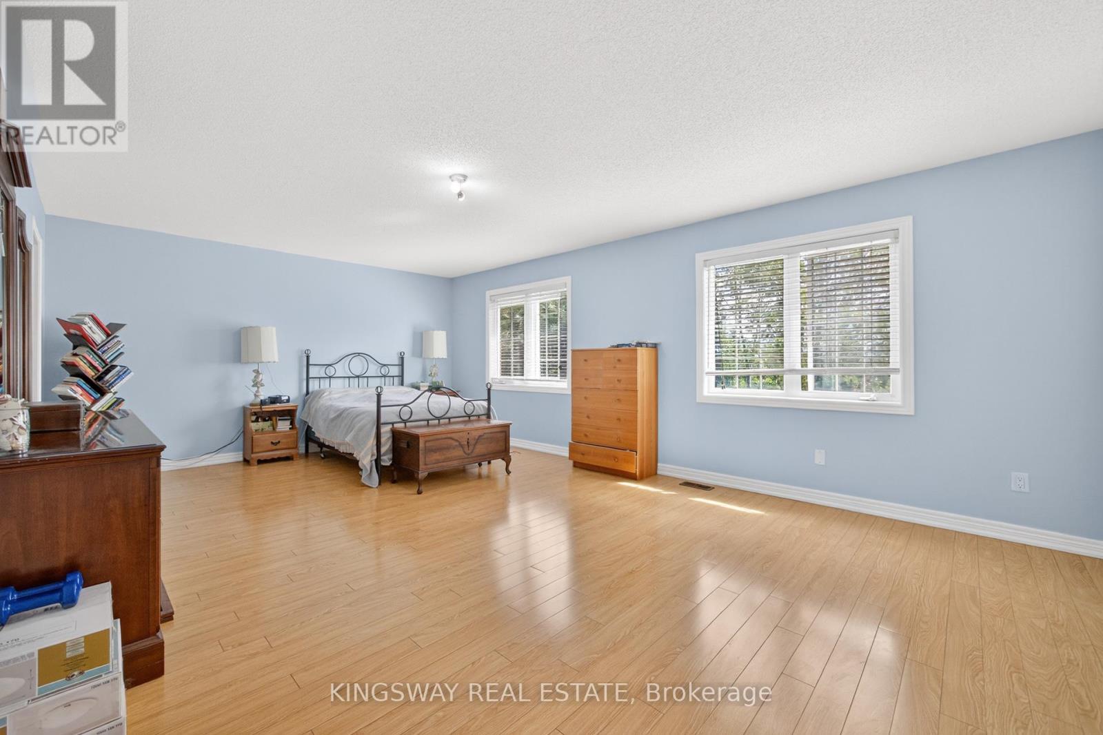 284 Holmes Crescent, Milton, ON - Indoor Photo Showing Bedroom