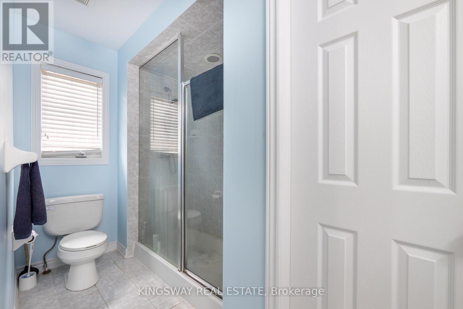 284 Holmes Crescent, Milton, ON - Indoor Photo Showing Bathroom