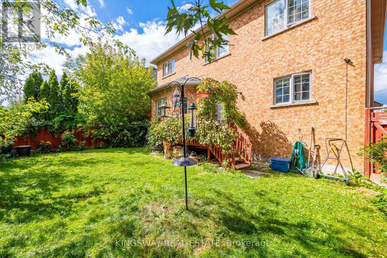 284 Holmes Crescent, Milton, ON - Outdoor