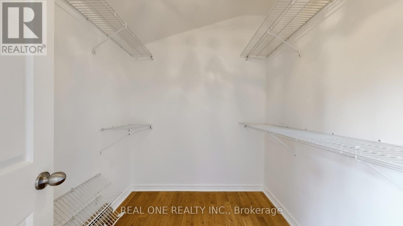 465 Woodland Acres Crescent, Vaughan, ON - Indoor With Storage