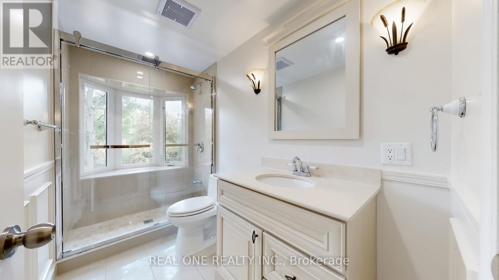 465 Woodland Acres Crescent, Vaughan, ON - Indoor Photo Showing Bathroom