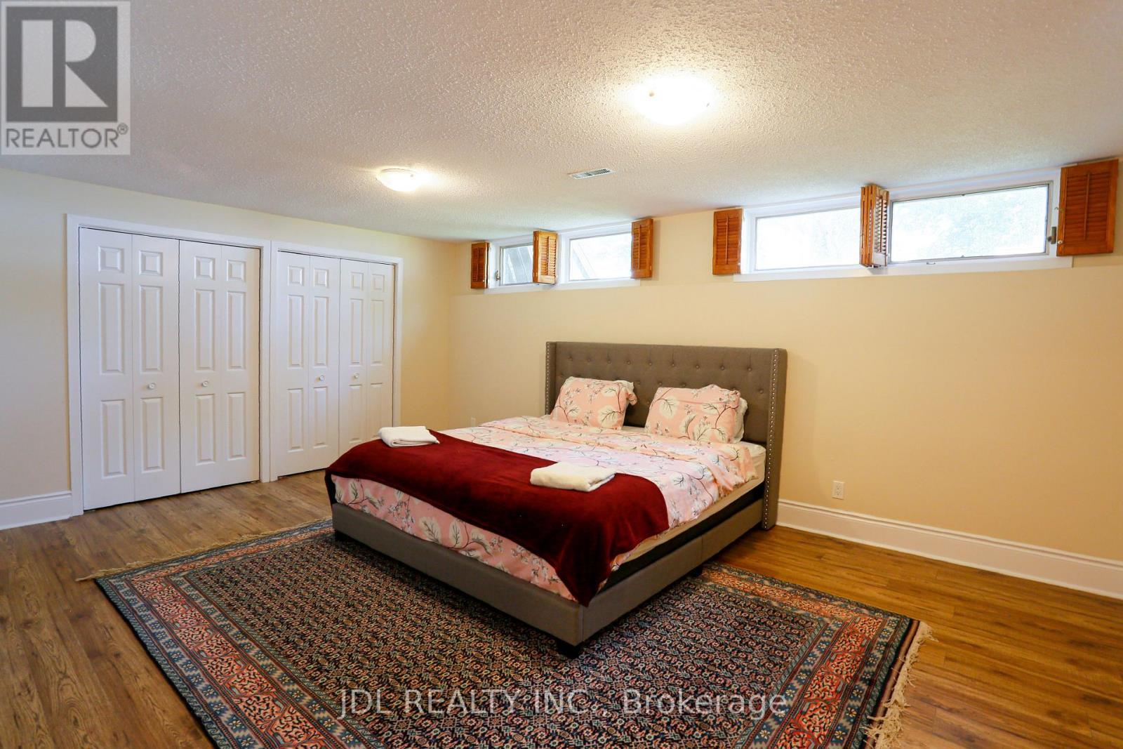 16 Thicketwood Place, Ramara, ON - Indoor Photo Showing Bedroom