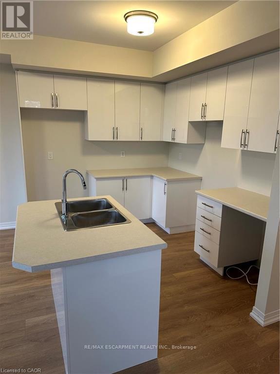 29 - 660 Colborne Street W, Brantford, ON - Indoor Photo Showing Kitchen With Double Sink