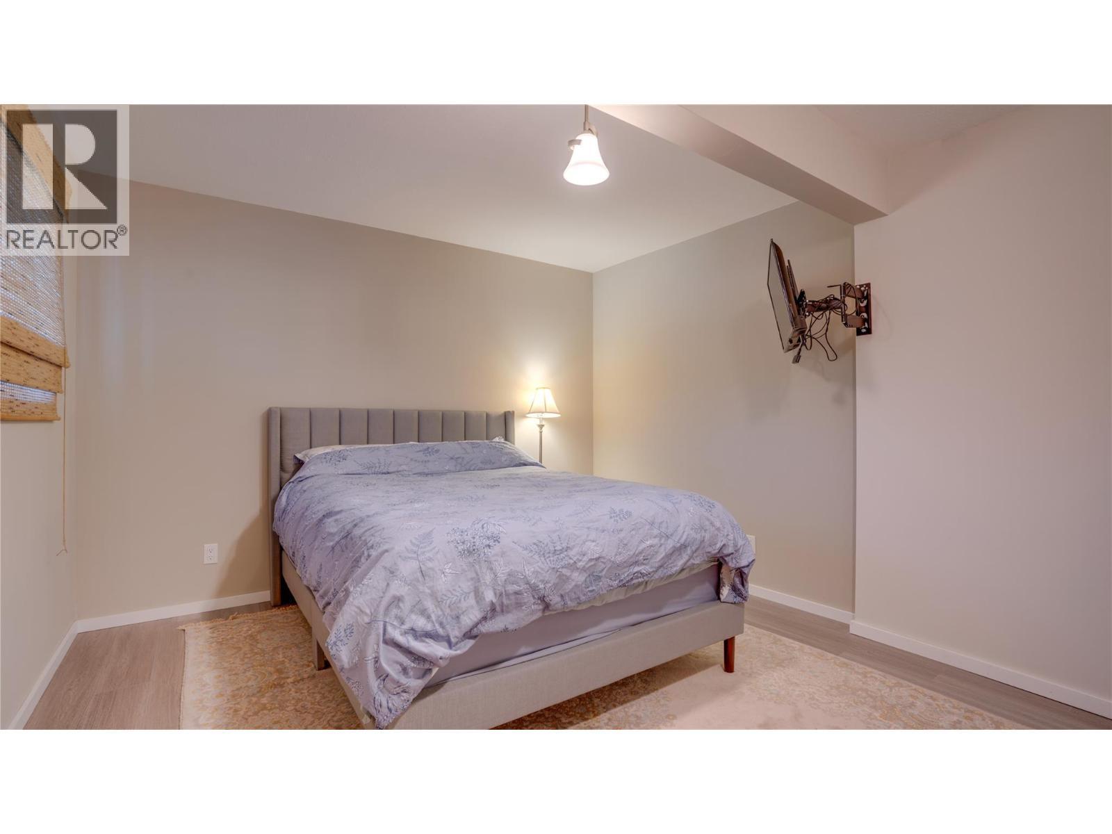 700 Bass Avenue, Enderby, BC - Indoor Photo Showing Bedroom
