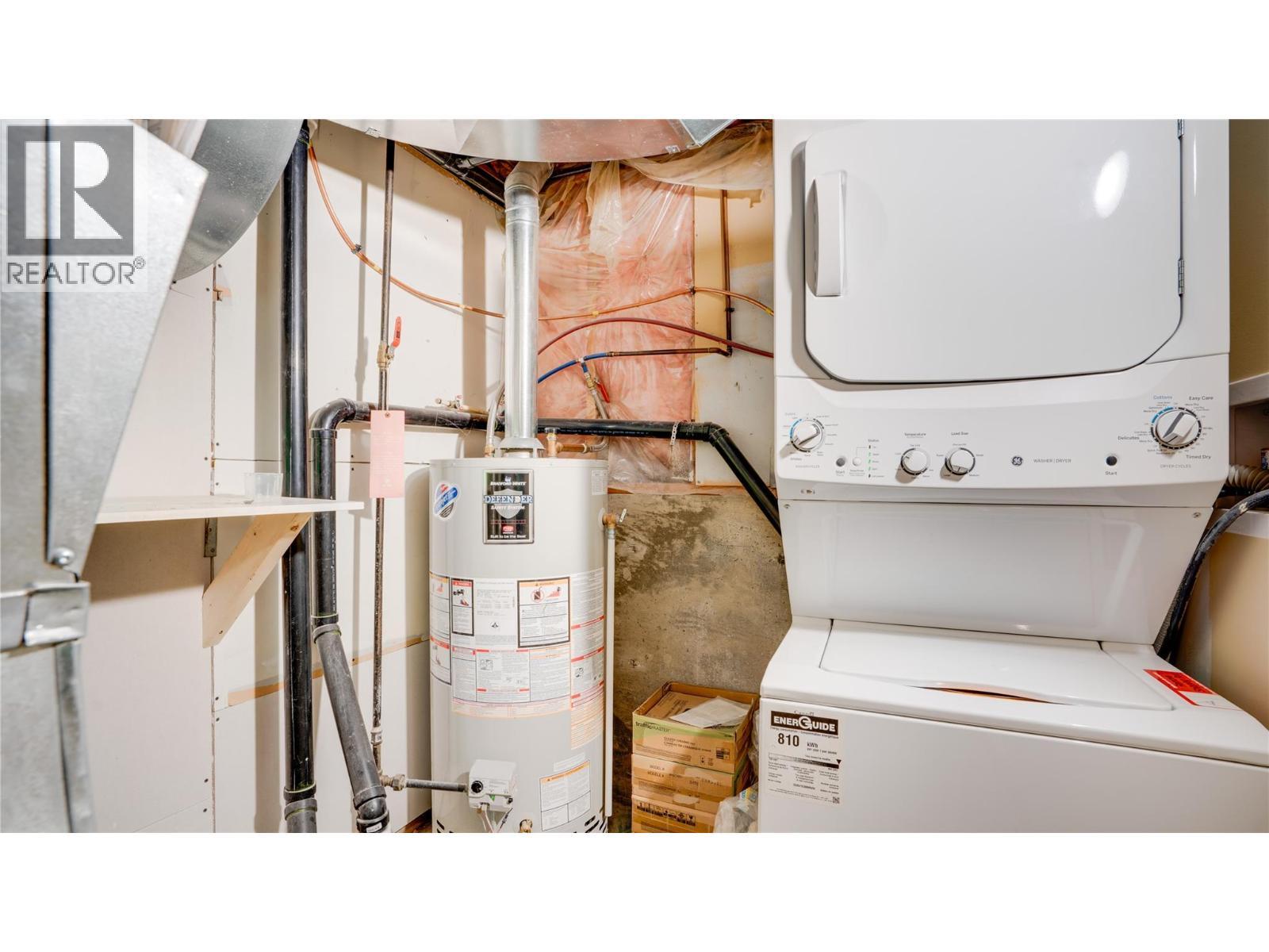 700 Bass Avenue, Enderby, BC - Indoor Photo Showing Laundry Room