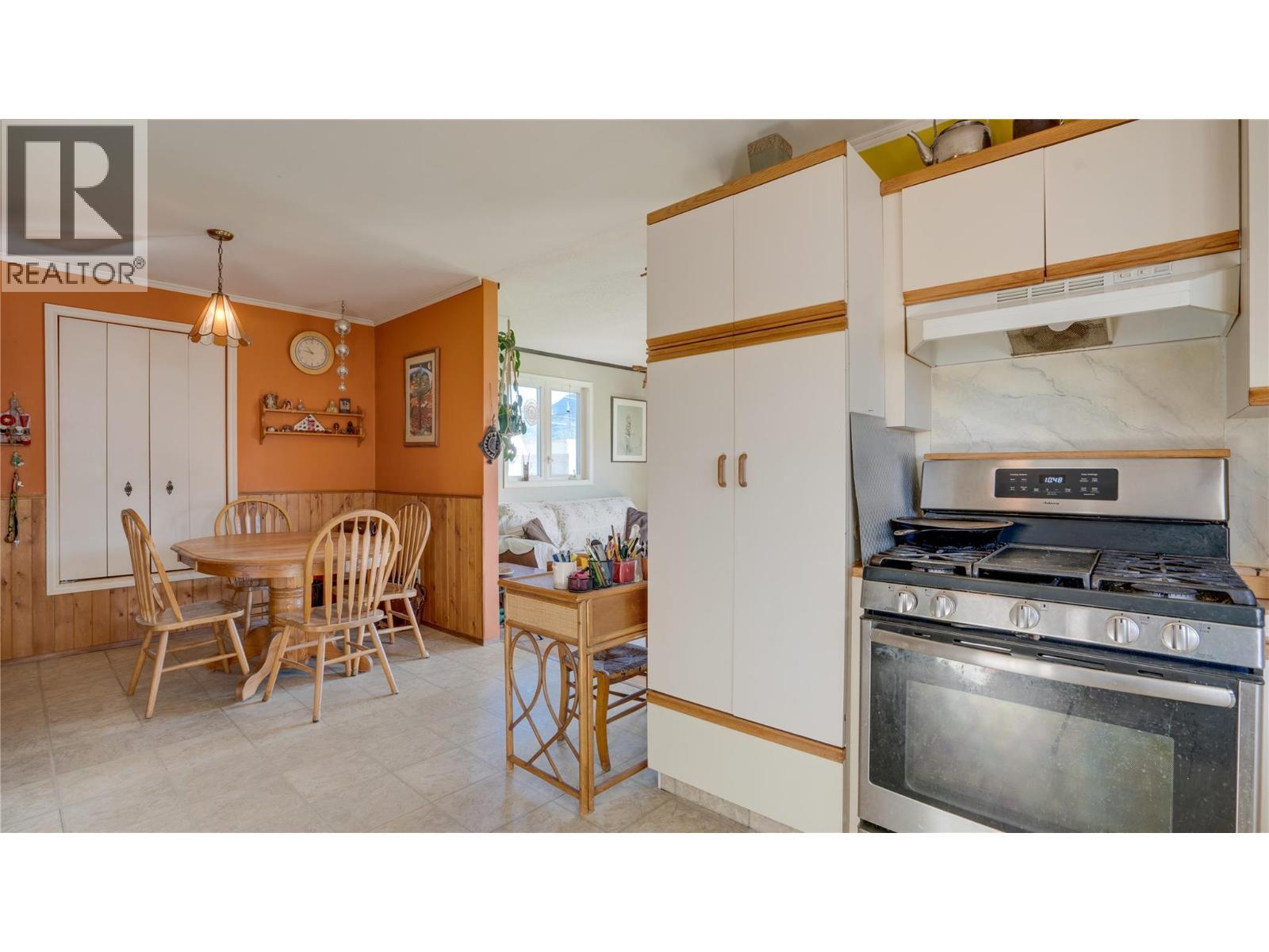 700 Bass Avenue, Enderby, BC - Indoor