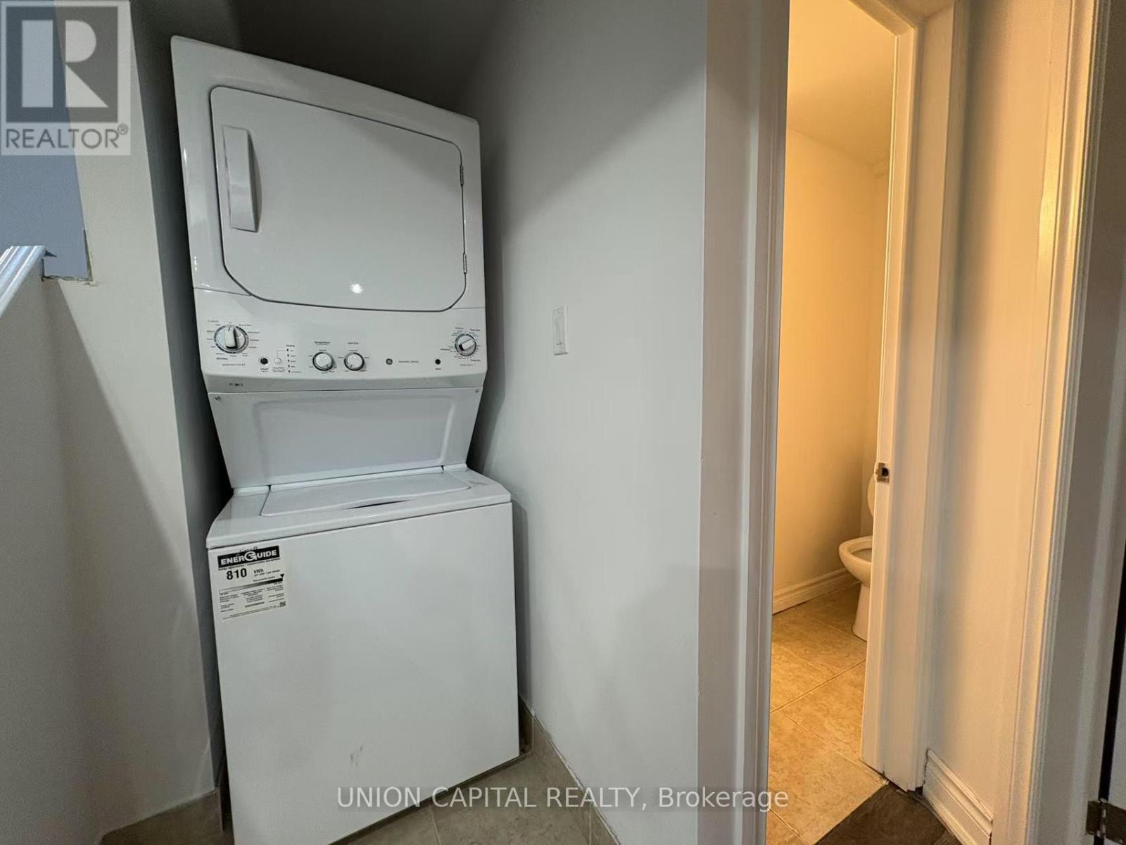 Bsmt - 21 Natanya Boulevard, Georgina, ON - Indoor Photo Showing Laundry Room