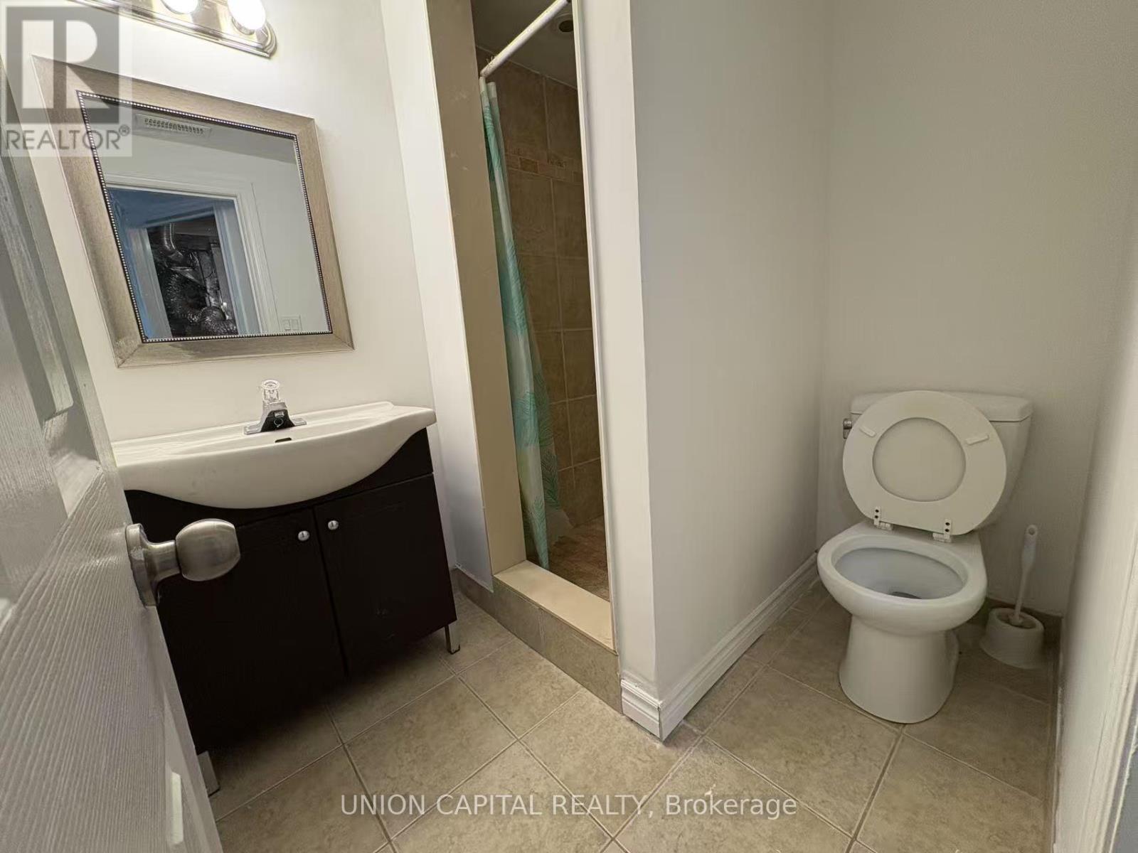 Bsmt - 21 Natanya Boulevard, Georgina, ON - Indoor Photo Showing Bathroom