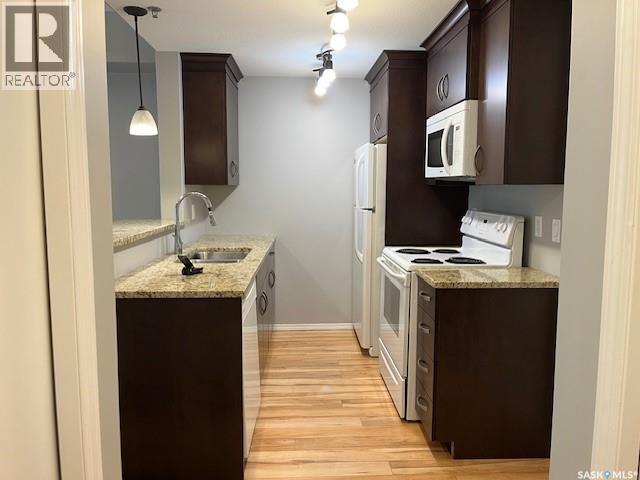 109 1220 Blackfoot Drive, Regina, SK - Indoor Photo Showing Kitchen