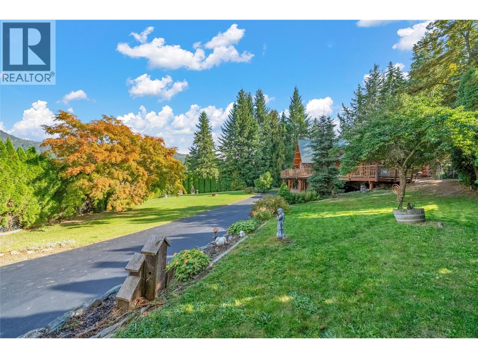 2462 Leisure Road, Blind Bay, BC - Outdoor