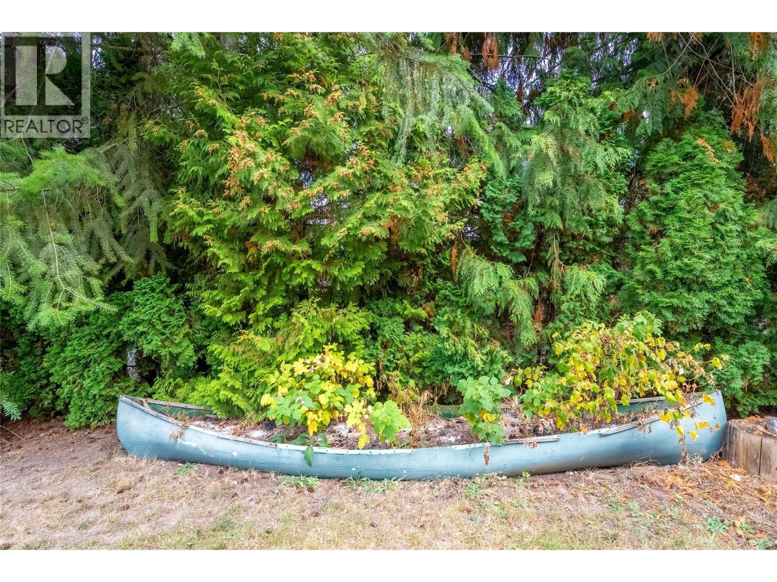 2462 Leisure Road, Blind Bay, BC - Outdoor