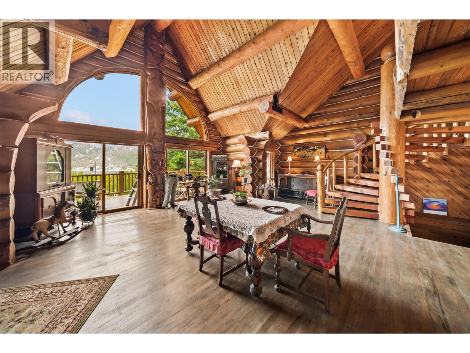 2462 Leisure Road, Blind Bay, BC -