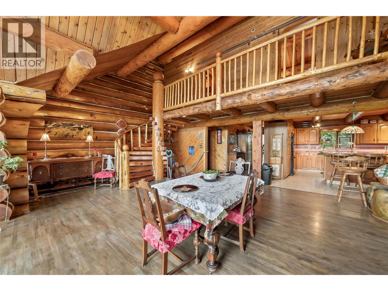 2462 Leisure Road, Blind Bay, BC - Indoor