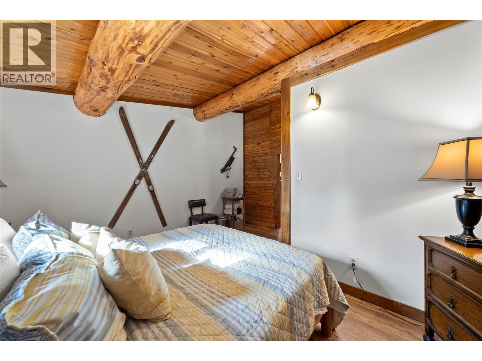 2462 Leisure Road, Blind Bay, BC - Indoor Photo Showing Bedroom