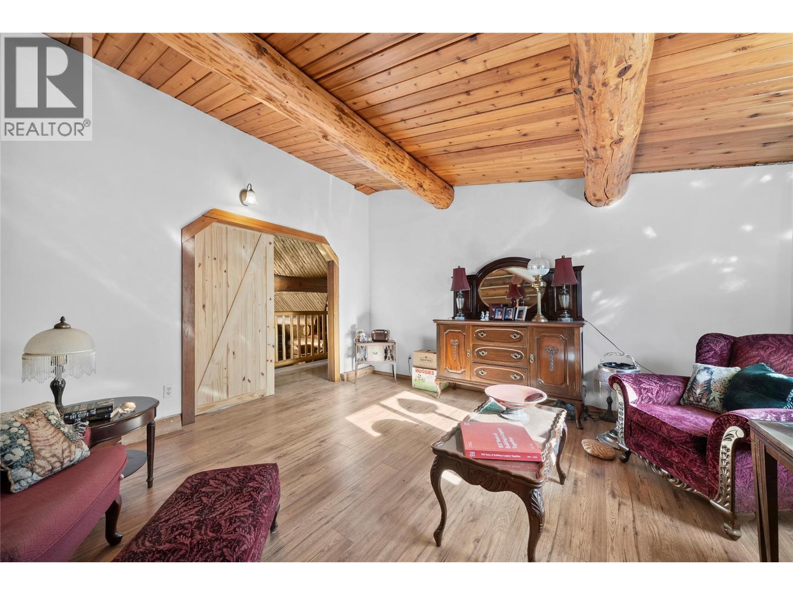 2462 Leisure Road, Blind Bay, BC - Indoor Photo Showing Living Room