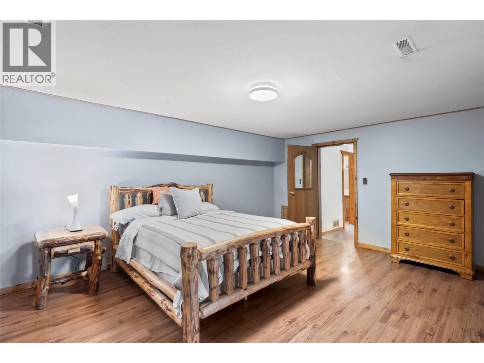 2462 Leisure Road, Blind Bay, BC - Indoor Photo Showing Bedroom