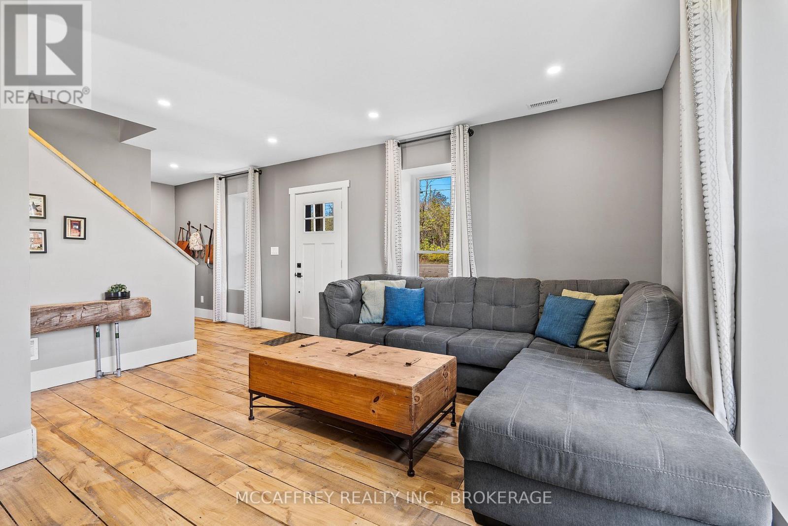 1050 Callaghan Road, Tyendinaga (Tyendinaga Township), ON - Indoor Photo Showing Living Room