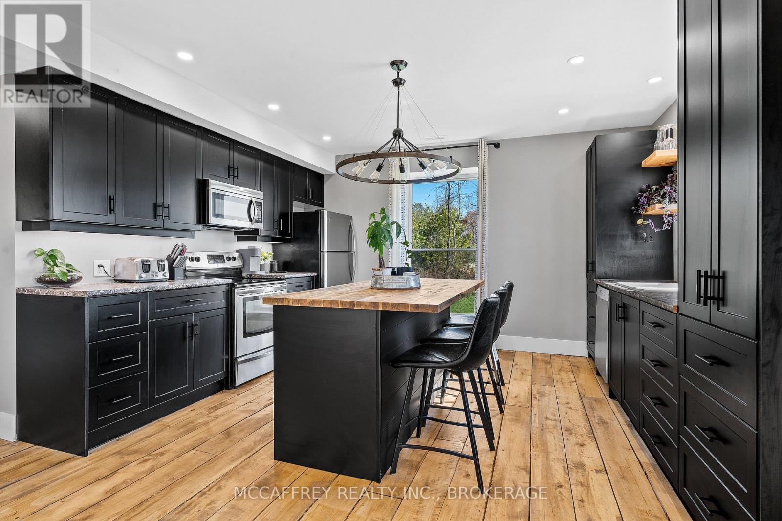 1050 Callaghan Road, Tyendinaga (Tyendinaga Township), ON - Indoor Photo Showing Kitchen With Upgraded Kitchen