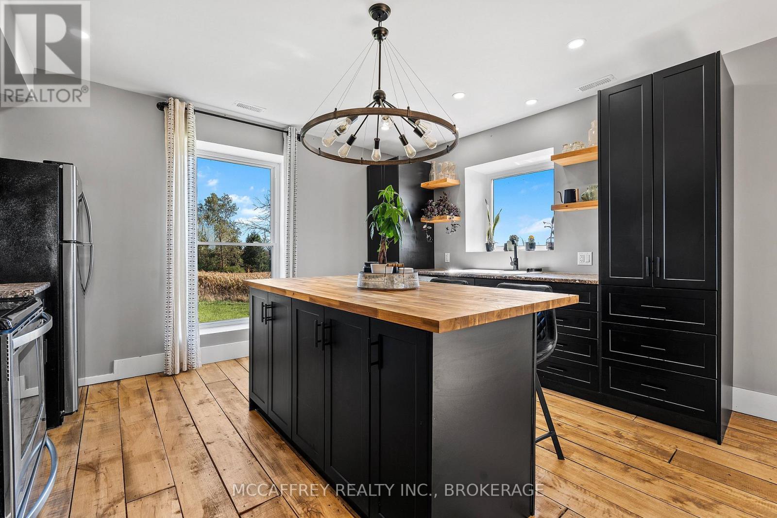 1050 Callaghan Road, Tyendinaga (Tyendinaga Township), ON - Indoor Photo Showing Kitchen With Double Sink