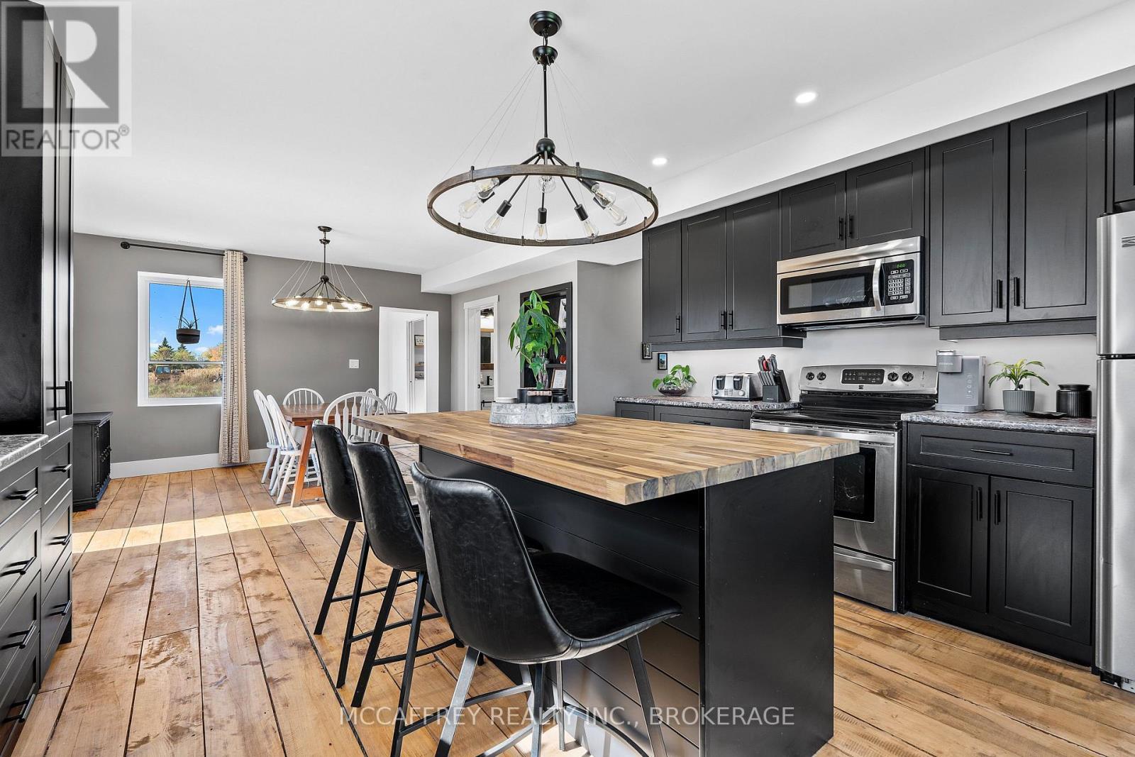 1050 Callaghan Road, Tyendinaga (Tyendinaga Township), ON - Indoor Photo Showing Kitchen With Upgraded Kitchen