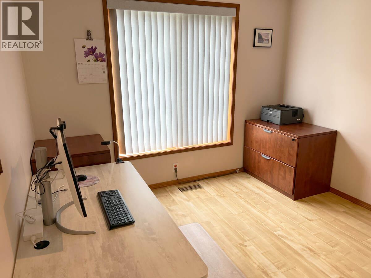 2719 Davidson Road, Shoreacres, BC - Indoor Photo Showing Office