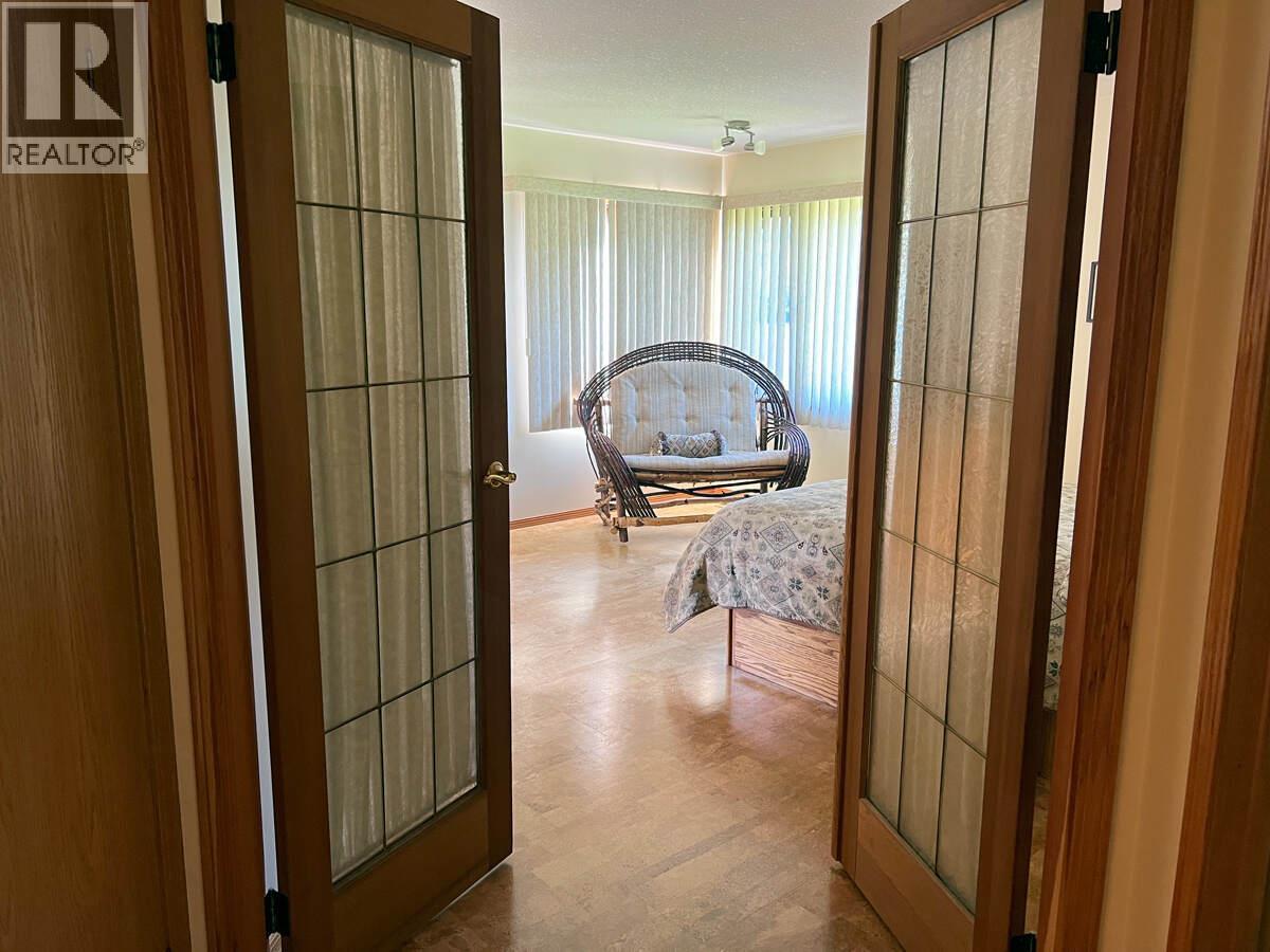 2719 Davidson Road, Shoreacres, BC - Indoor Photo Showing Other Room