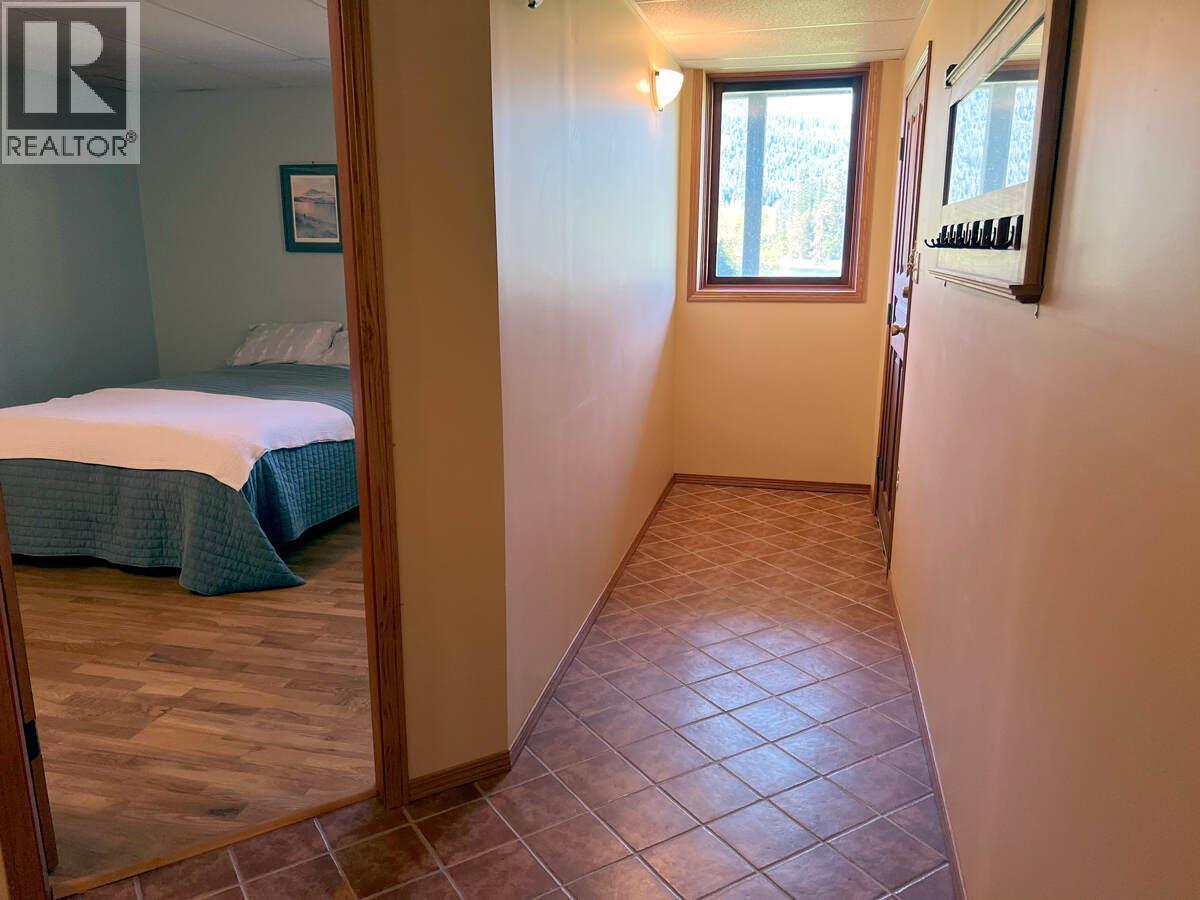 2719 Davidson Road, Shoreacres, BC - Indoor