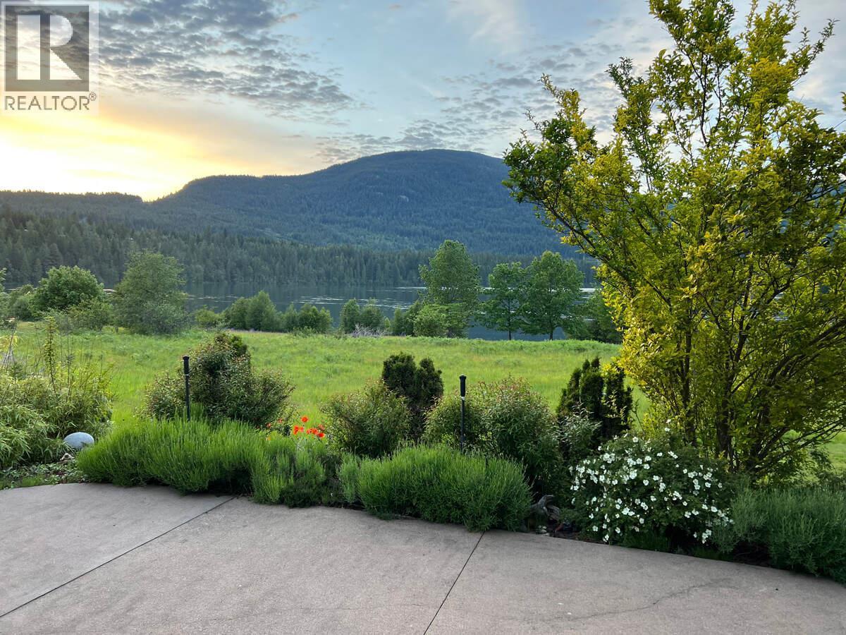 2719 Davidson Road, Shoreacres, BC - Outdoor With View