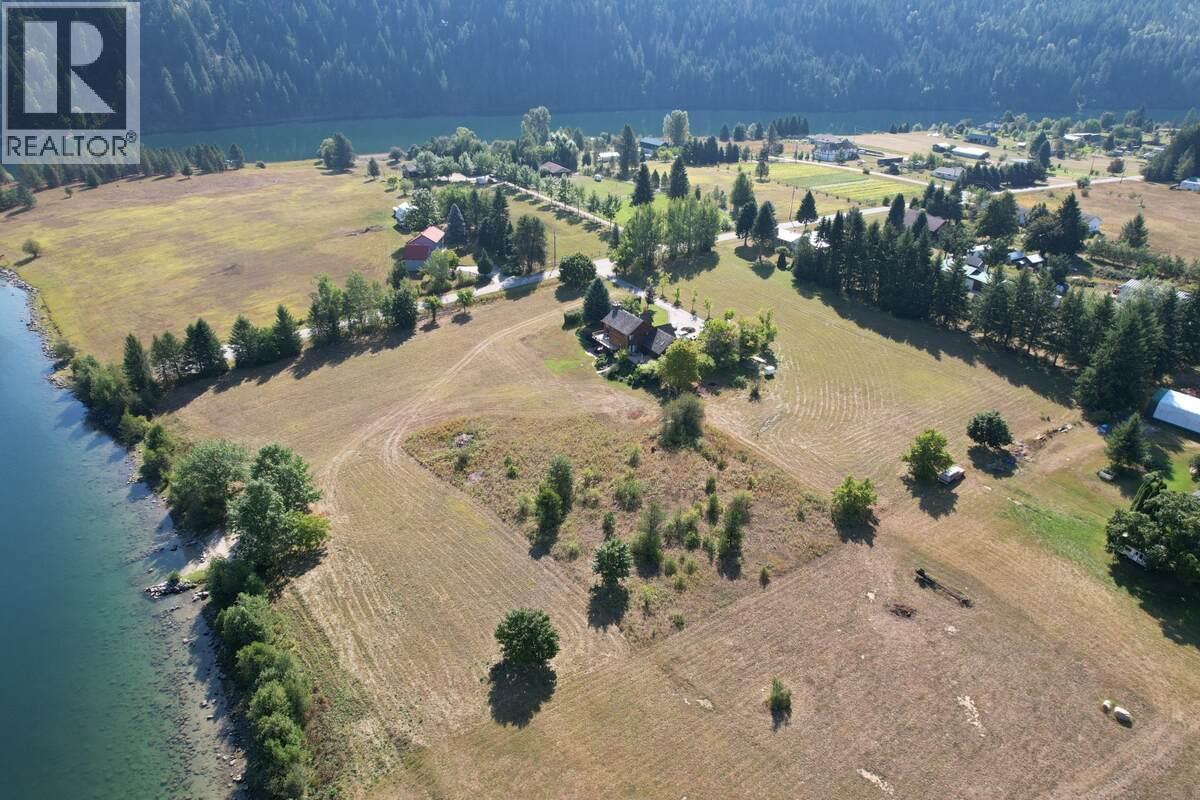 2719 Davidson Road, Shoreacres, BC - Outdoor With Body Of Water With View