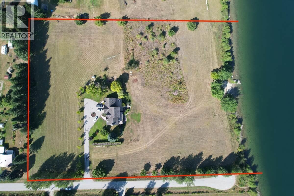 2719 Davidson Road, Shoreacres, BC -