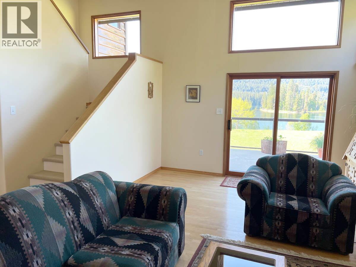 2719 Davidson Road, Shoreacres, BC - Indoor Photo Showing Other Room