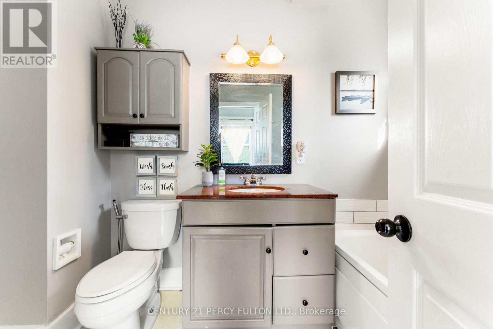 117 Scugog Street, Clarington, ON - Indoor Photo Showing Bathroom
