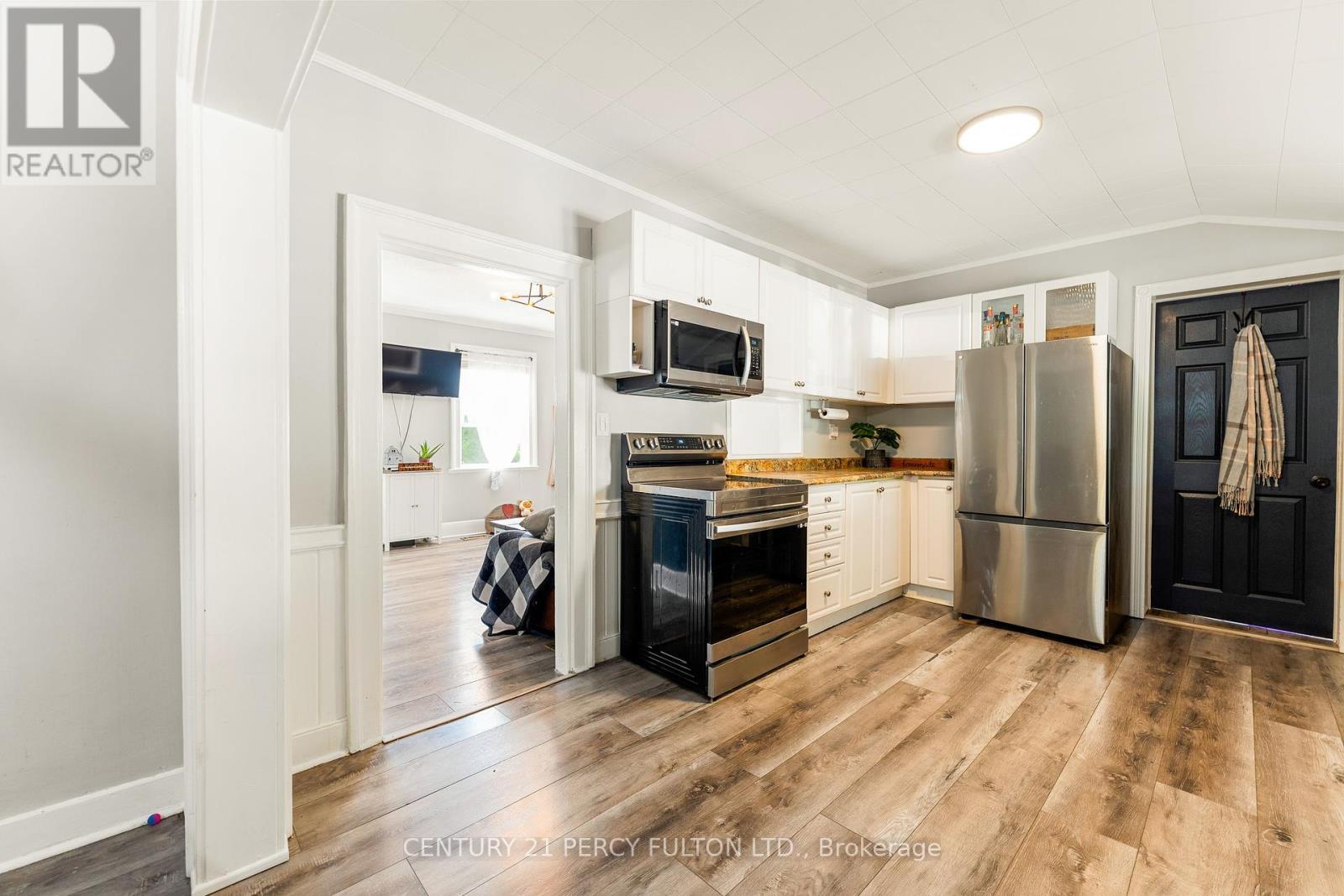 117 Scugog Street, Clarington, ON - Indoor Photo Showing Kitchen