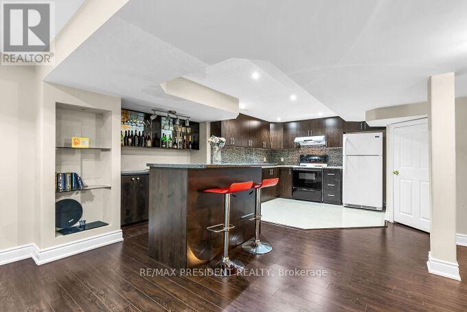 1466 Willowvale Gardens, Mississauga, ON - Indoor Photo Showing Kitchen