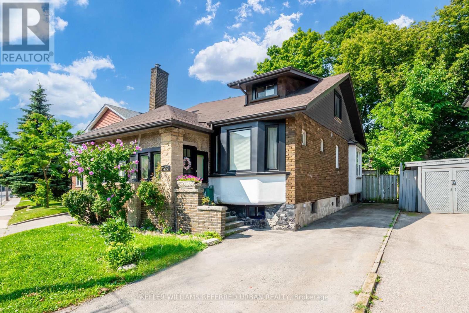 Lower - 2556 Lake Shore Boulevard W, Toronto, ON - Outdoor
