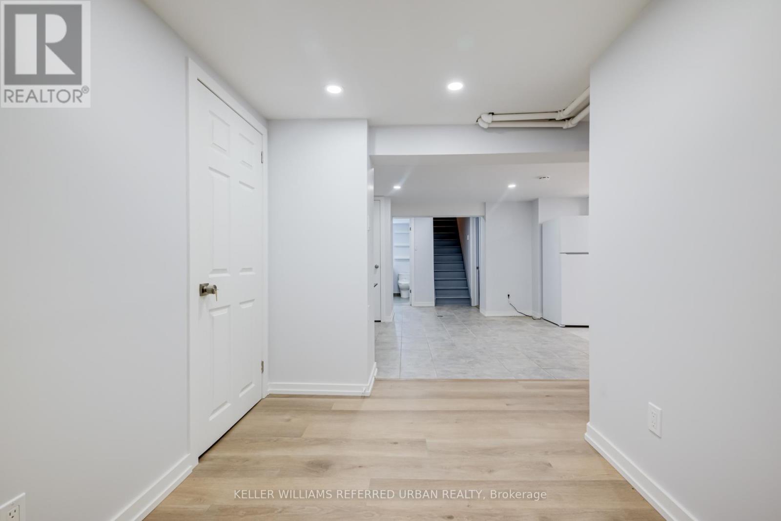 Lower - 2556 Lake Shore Boulevard W, Toronto, ON - Indoor Photo Showing Other Room