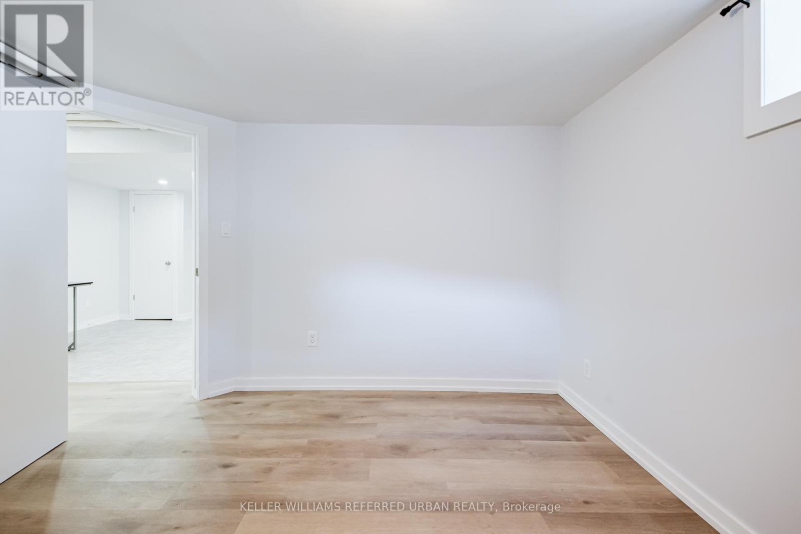 Lower - 2556 Lake Shore Boulevard W, Toronto, ON - Indoor Photo Showing Other Room