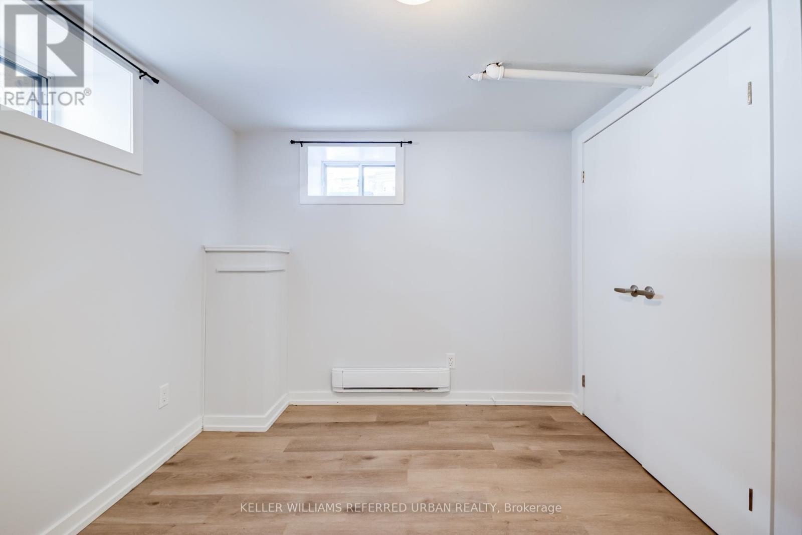 Lower - 2556 Lake Shore Boulevard W, Toronto, ON - Indoor Photo Showing Other Room