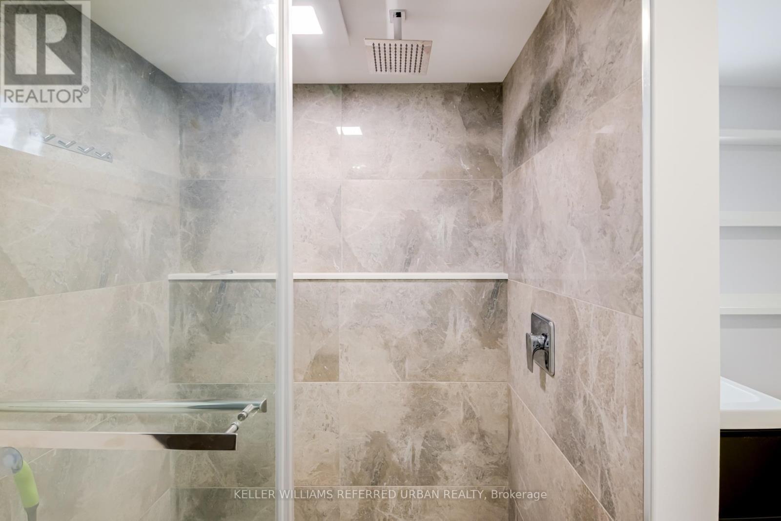 Lower - 2556 Lake Shore Boulevard W, Toronto, ON - Indoor Photo Showing Bathroom