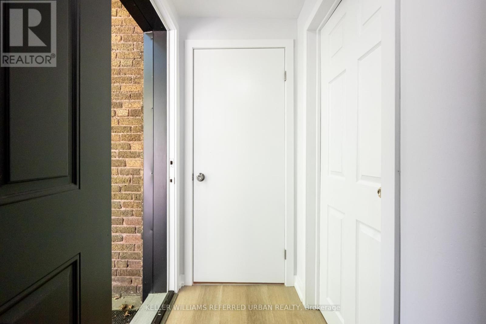 Lower - 2556 Lake Shore Boulevard W, Toronto, ON - Indoor Photo Showing Other Room