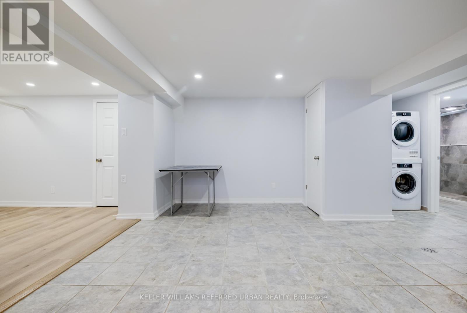 Lower - 2556 Lake Shore Boulevard W, Toronto, ON - Indoor
