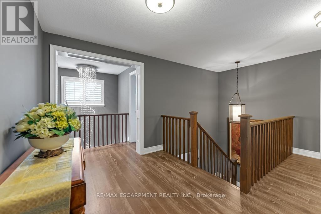 236 Mother'S Street, Hamilton, ON - Indoor Photo Showing Other Room