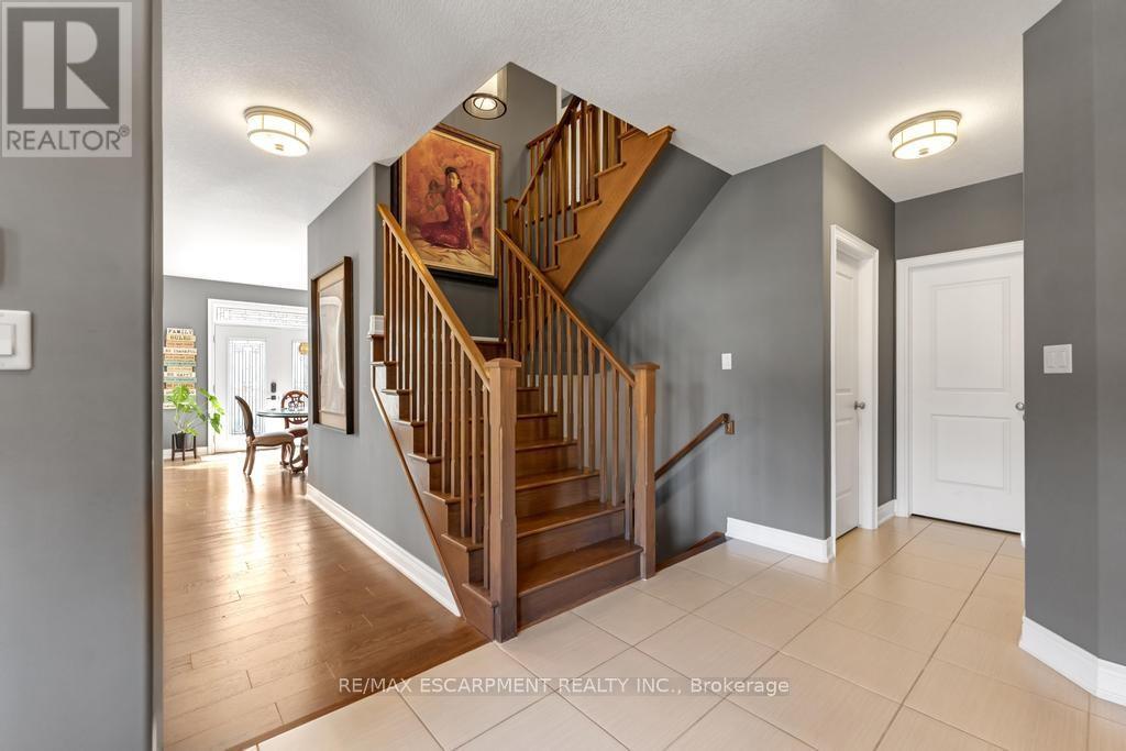 236 Mother'S Street, Hamilton, ON - Indoor Photo Showing Other Room