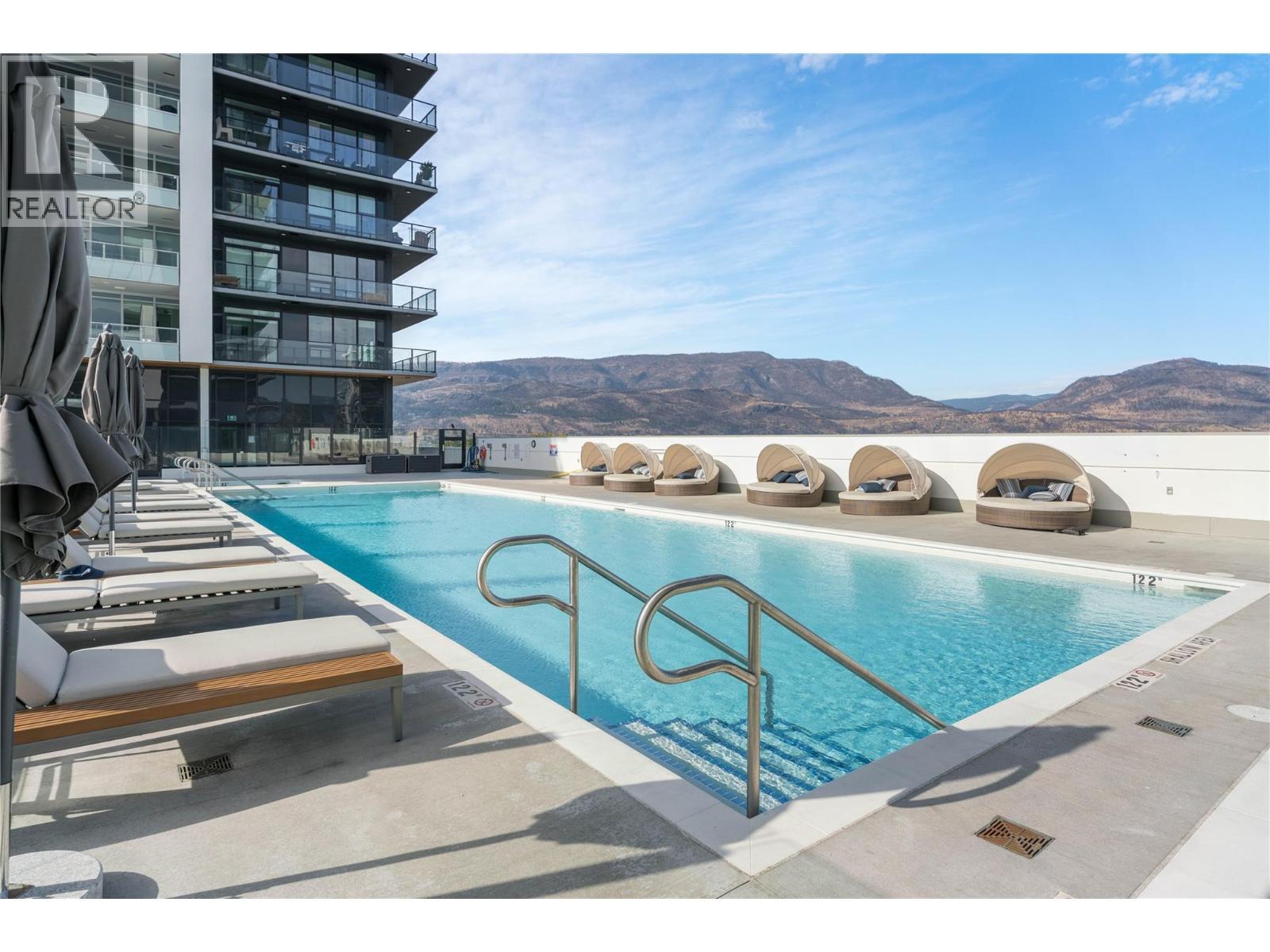 1626 Water Street Unit# 2202, Kelowna, BC - Outdoor With In Ground Pool