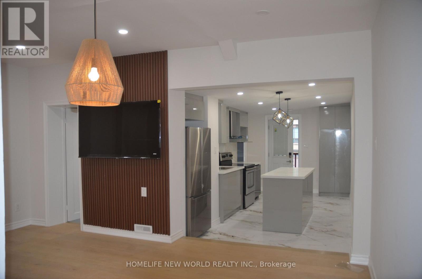 Upper Level - 231 Queen Street W, Toronto, ON